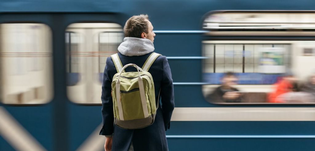 Benefits of Wearing a Backpack on Your Morning Commute