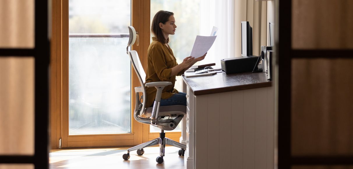 5 Must-Know Tips on How To Create an Ergonomic Workstation