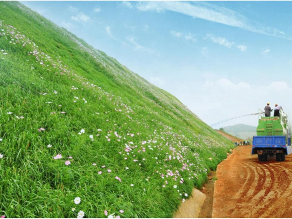  Easy Mobility Portable Hydroseeder