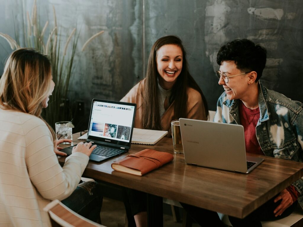 Best startup accelerators in the US 2026 — Y Combinator Techstars a16z Speedrun 500 Global MassChallenge Antler ranked by acceptance rate funding and alumni outcomes