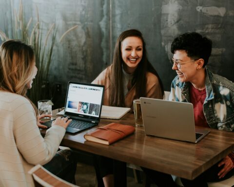 Best startup accelerators in the US 2026 — Y Combinator Techstars a16z Speedrun 500 Global MassChallenge Antler ranked by acceptance rate funding and alumni outcomes